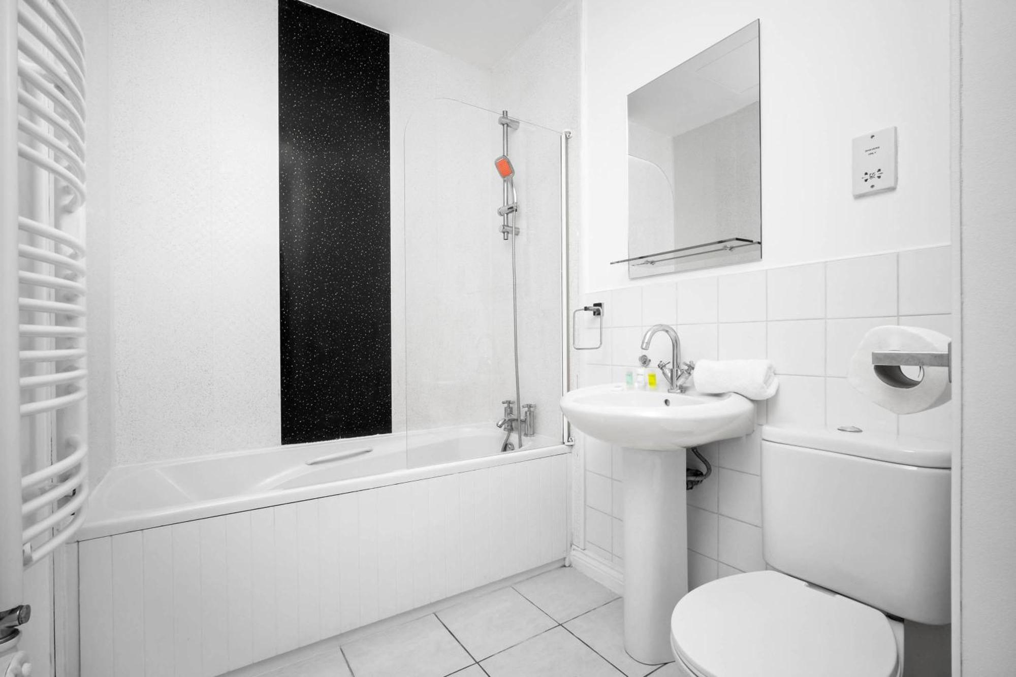 Luxury Two Bedroom Apartment - City Ceentre - Balcony - Jq - Netflix & Wifi - 11B Бирмингем Экстерьер фото